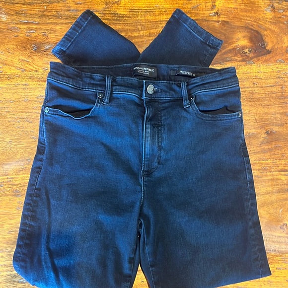 Banana Republic Premium Denim Black - Size 28 - Picture 2 of 7